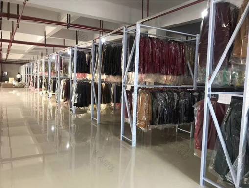 轟動(dòng)全城 鳳城 百利家購(gòu)物廣場(chǎng)二樓 雙面羊絨大衣廠家展銷,全場(chǎng)1折 全場(chǎng)1折 11月18日震撼來襲 盛大開業(yè)